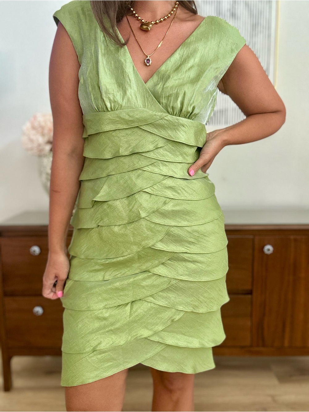 Dressbarn Collection Green Tiered Ruffle Shimmer V-Neck Sheath Dress Size 4